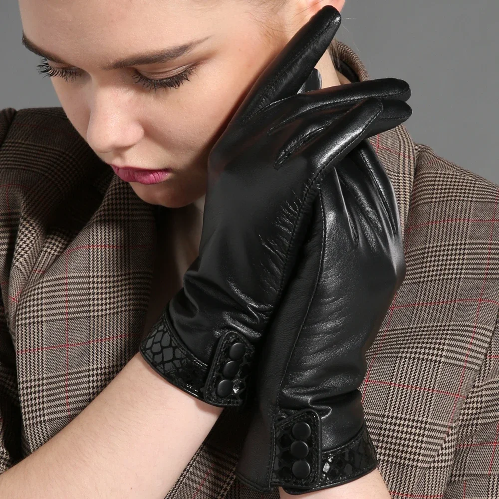 

GOURS Winter Real Leather Gloves Women Black Genuine Goatskin Gloves Fleece Lining Warm Soft Driving Fashion New Arrival GSL033