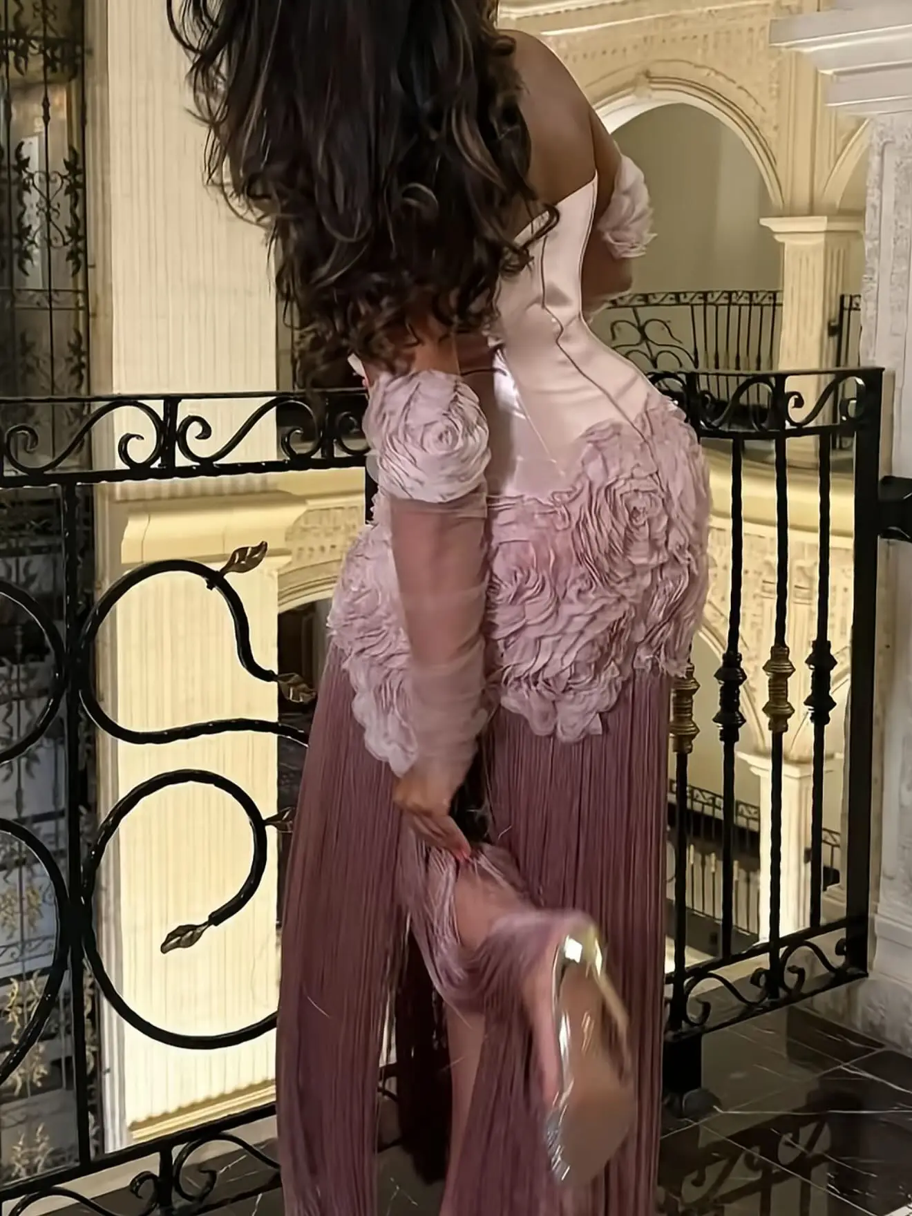 Vestido de novia de gasa satinada rosa personalizado sirena exquisita delicada encantadora fiesta nupcial flores vestidos de novia sin tirantes