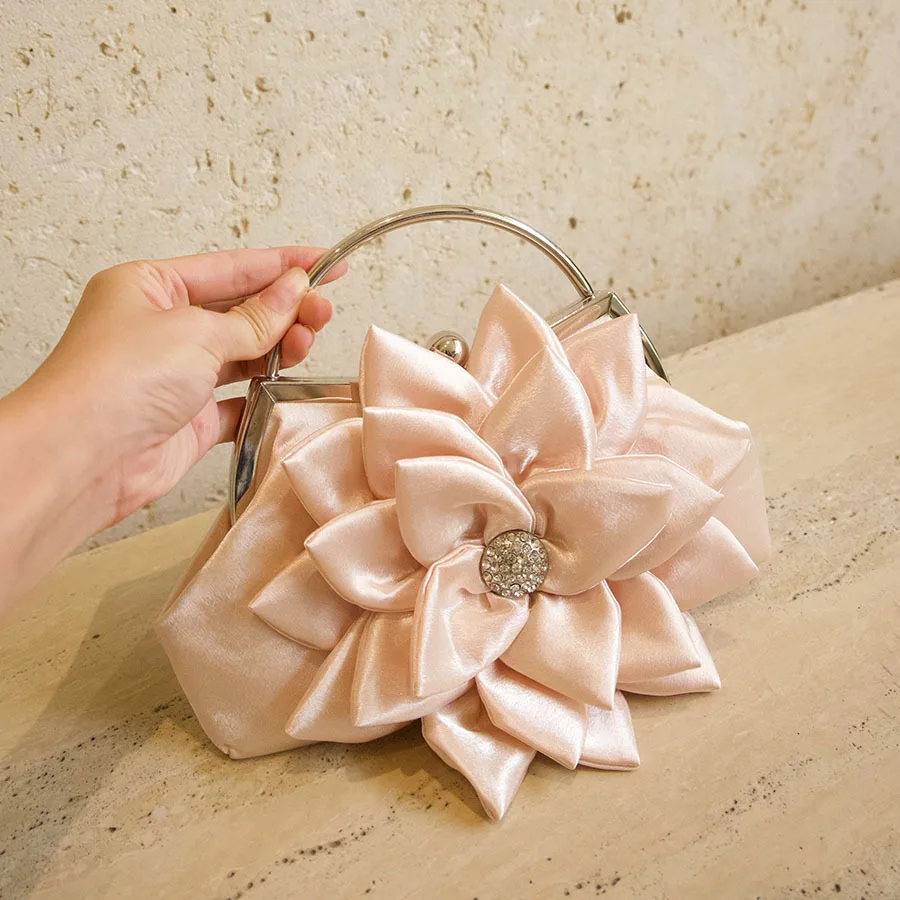 Elegant satin flower handbag pure white texture rhinestone stamen gentle premium dinner bag wedding bag