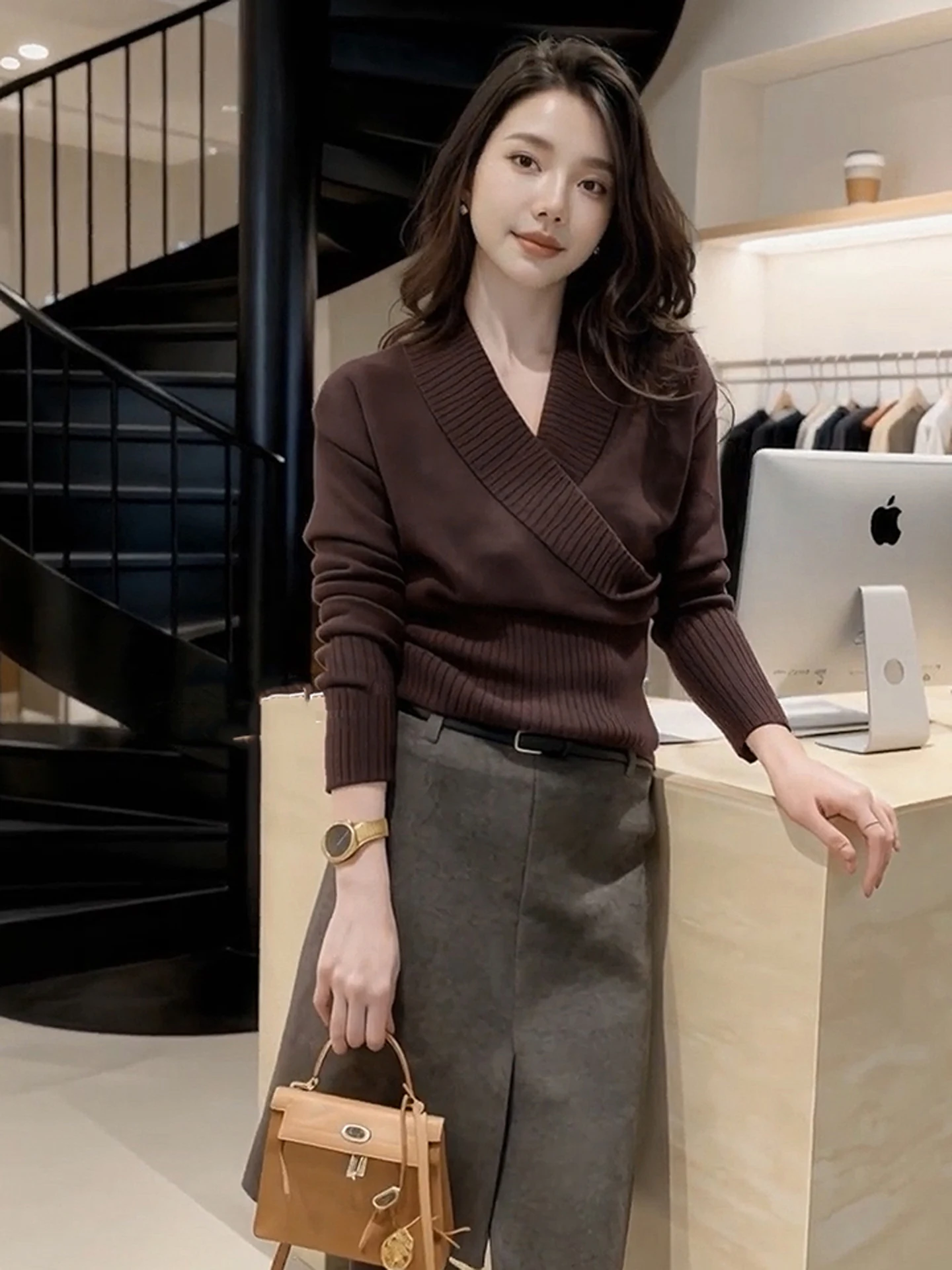 

Корейский модный свитер с V-образным вырезом, длинный рукав, женский, осенне-зимний, для ношения как базовый или верхний слой, вязаный топ, трендовый