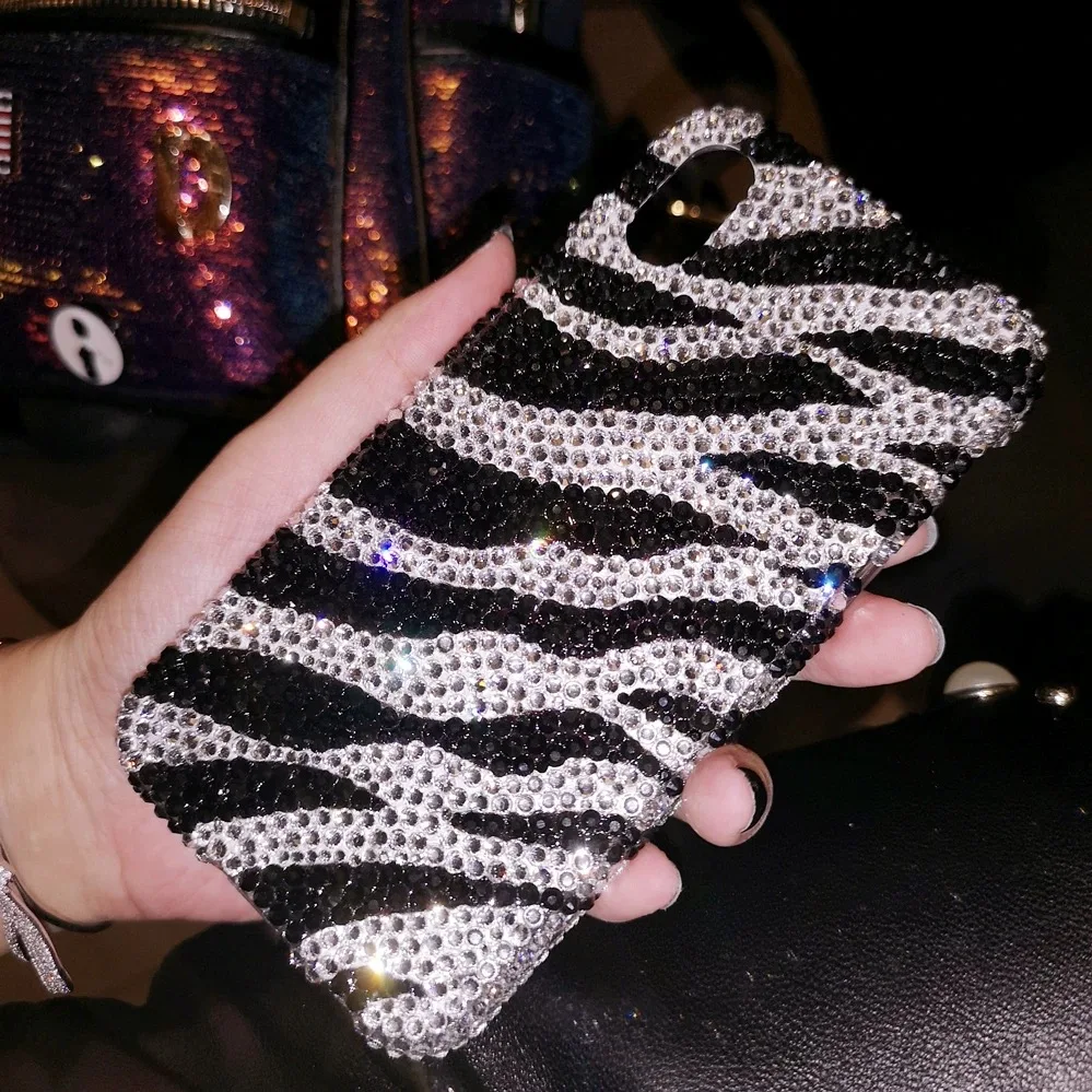 

Suitable for iPhone mobile phone case, high-end rhinestone zebra pattern protective cover, all-inclusive anti-fall