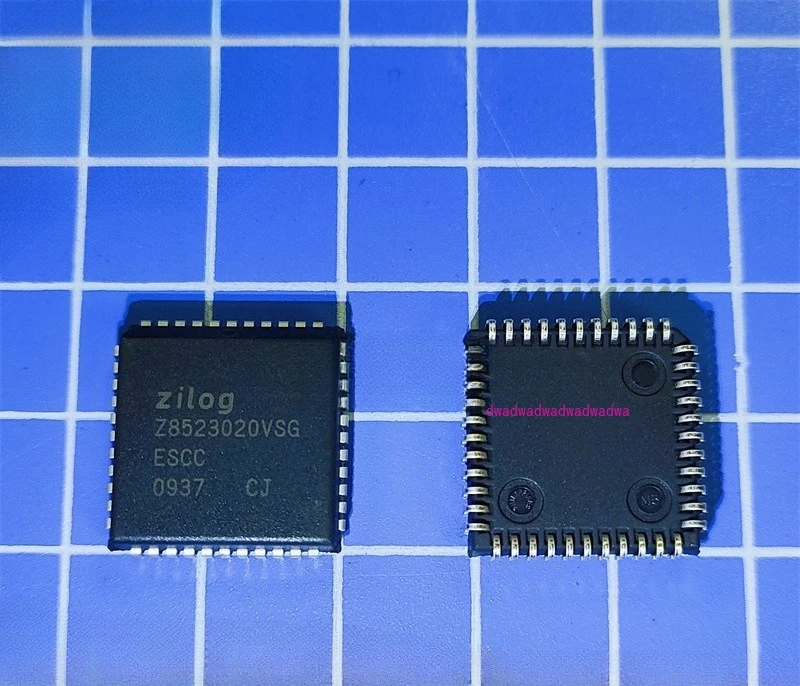 

Оригинальный подлинный чип Z 8523020 Пакет VSG Zilog: ИС интерфейса LCC-44 (16.6x16.6)