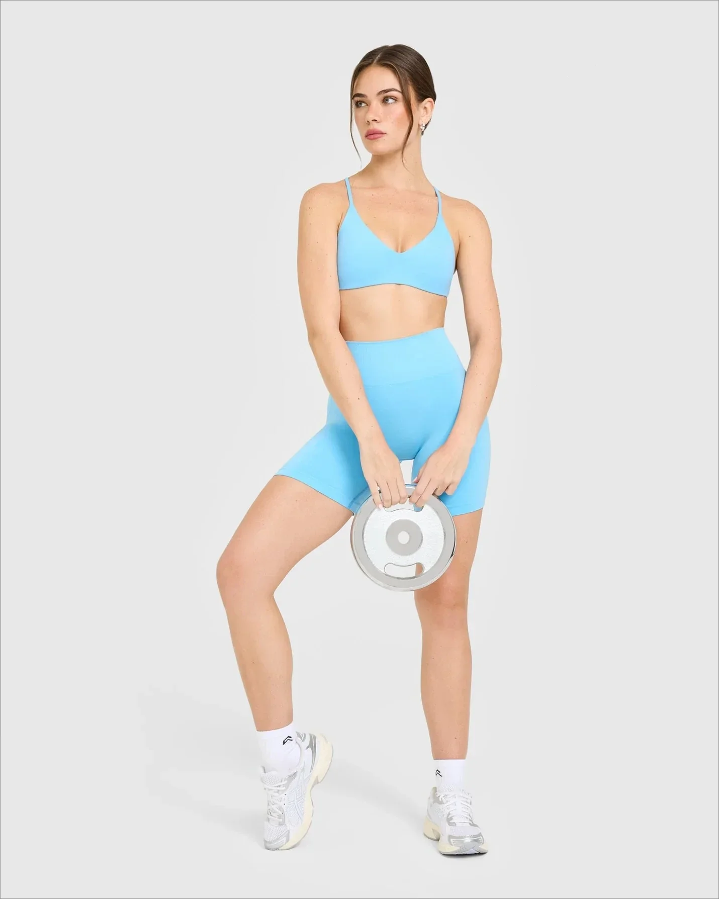 LOGO Women V Neck Thin Adjustable Strap Sports Bra Back Buckle Y Back Seamless Workout Top Soft Stretch Yoga Fitness  Activewear