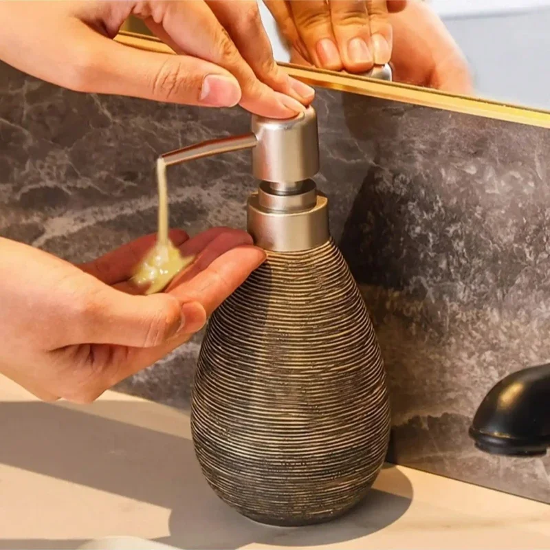 Dispensador de jabón de cerámica creativo Retro, cabezal de bomba de plástico, botella desinfectante de manos, botella de loción para baño, botella de champú y Gel de ducha