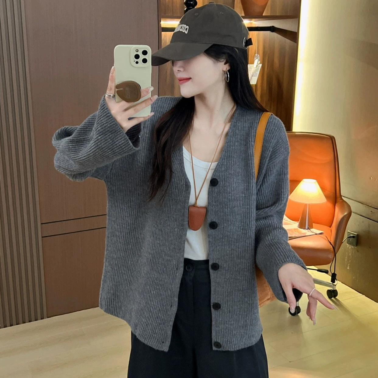 

Autumn New Chic Fashion V-Neck Plus Size Casual Knitted Cardigan Sweater Jacket