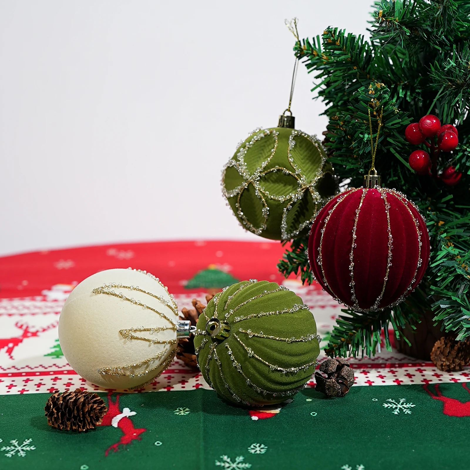 3.14 Inch Decorative Ball, Sequin Surface Decoration - Shiny Decorative Ball - Gorgeous, Ball Ornaments, Exquisite Patterns and Shapes