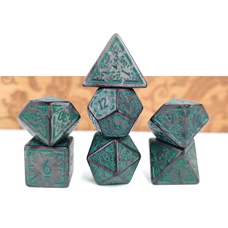7 قطعة/المجموعة DND نرد متعدد السطوح دعوى الإسفار النمط الكلاسيكي للوحة لعبة ببطاقات ورقية ألعاب الرياضيات لألعاب النرد RPG تذكارية