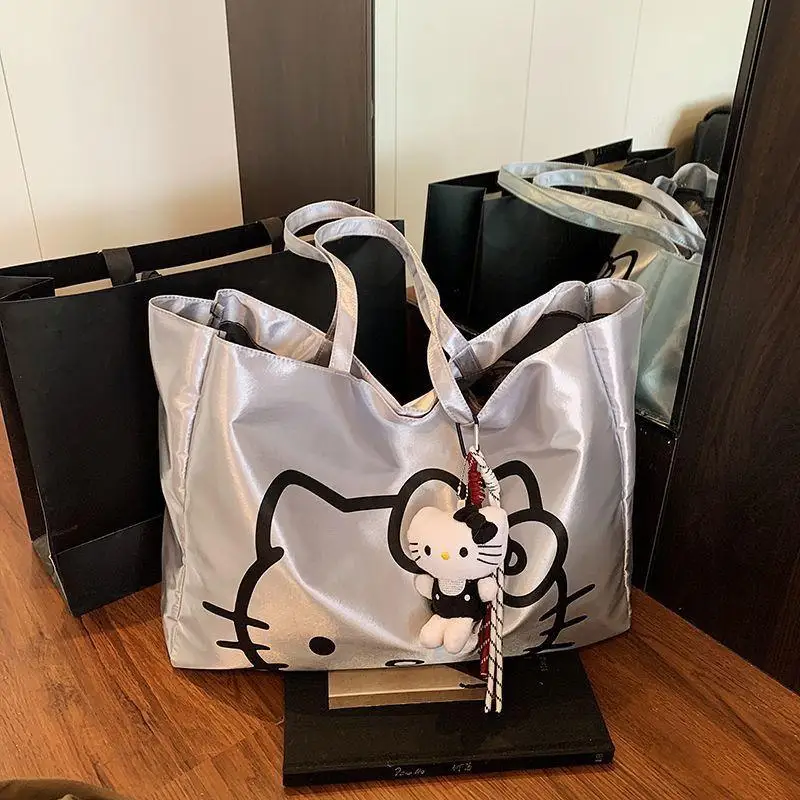 سانريو حقيبة سفر ذات سعة كبيرة هالو كيتي حقيبة حمل ذات سعة كبيرة حقيبة كتف عصرية تناسب الجميع حقيبة كتف عالية المظهر تحت الإبط