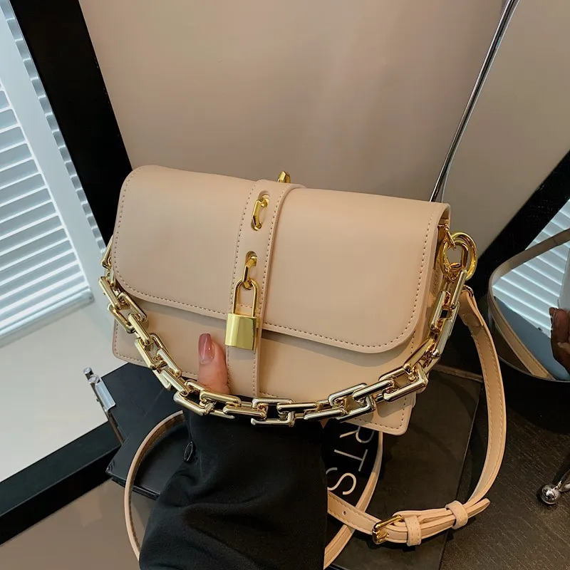 

2025 Luxury Chain Strap Square Bag Womens Premium Shoulder Purse Fashionable Small Crossbody Bag Elegant Stylish