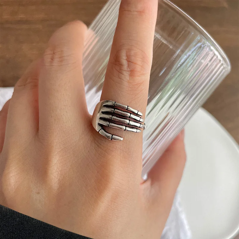 

925 Sterling Silver Skeleton Hand Engagement Woman Rings Wedding Ring Party Jewelry Ladies Accessories Jewellery Prevent Allergy