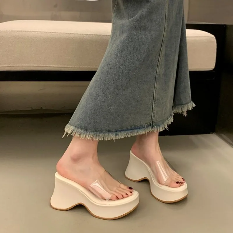 2025 New Slipper Platform Women's High Heels in Wedge Shape Women's Beach Sliding Rubber Slippers Summer Fashion Slippers