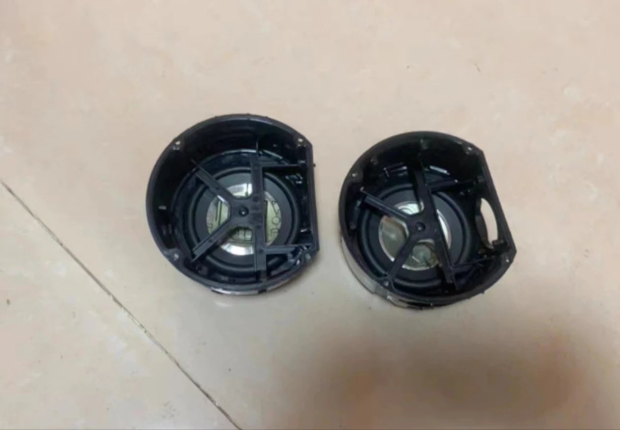 

Подходит для оригинального ремонта и замены JBL Xtreme2. Разобранная боковая резонансная мембрана 95% Новинка