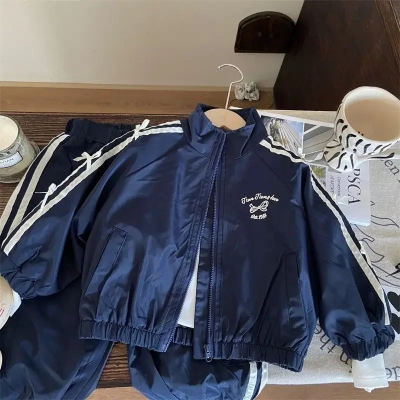 Koreanischer Stil, Jacke mit Schleife und Hose, zweiteiliges Set – lässiges Frühlingsoutfit für kleine Mädchen, Baby-Mädchen-Outfit-Set, Kleidung für kleine Mädchen. – Detail 17