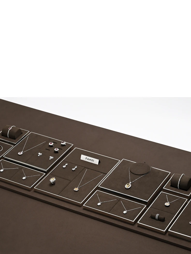 Oirlv Kaffeefarbenes Schmuck-Display-Set aus Mikrofaser und Metall für Ringe, Armbänder, Halsketten und Anhänger, Schmuck-Display-Tablett für Juweliergeschäfte – Detail 9