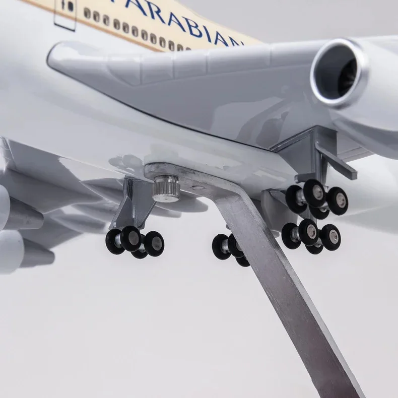 47cm 레진 항공기 모형 장난감 사우디아라비아 항공 B747 모형 비행기 바퀴와 조명 포함 수집용 선물 정적 비행기
