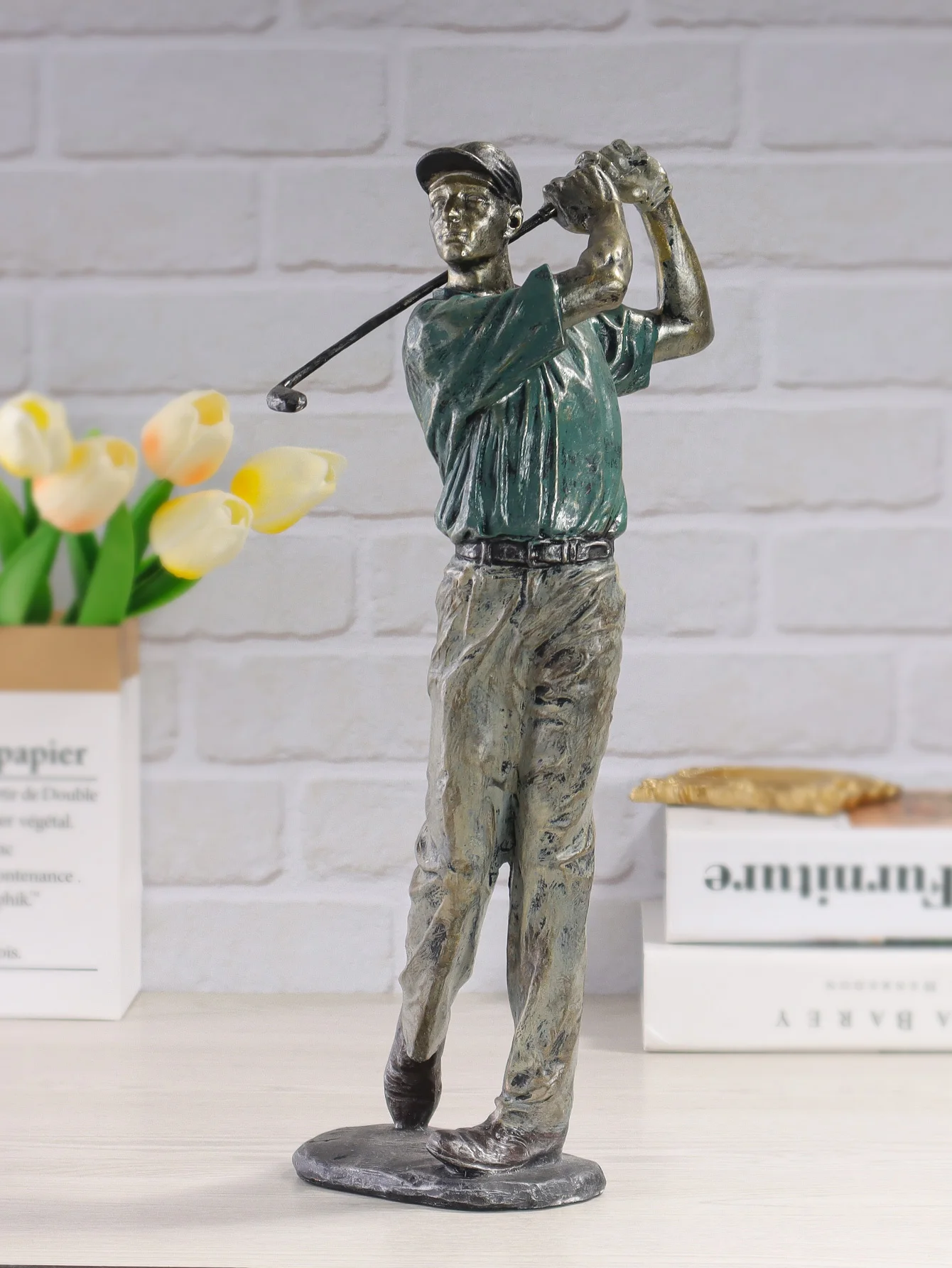 Golfer sculpture, golf swing statue, resin handicraft ornament, home decoration for bedroom, living room, and study