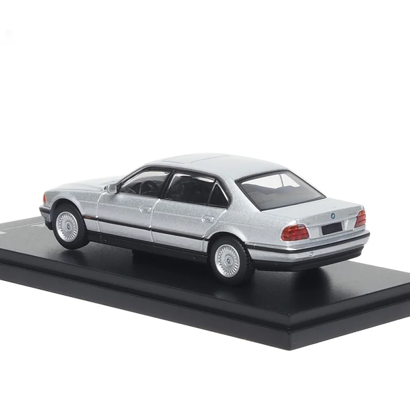 AR box 1: 64 750IL E38 car alloy model