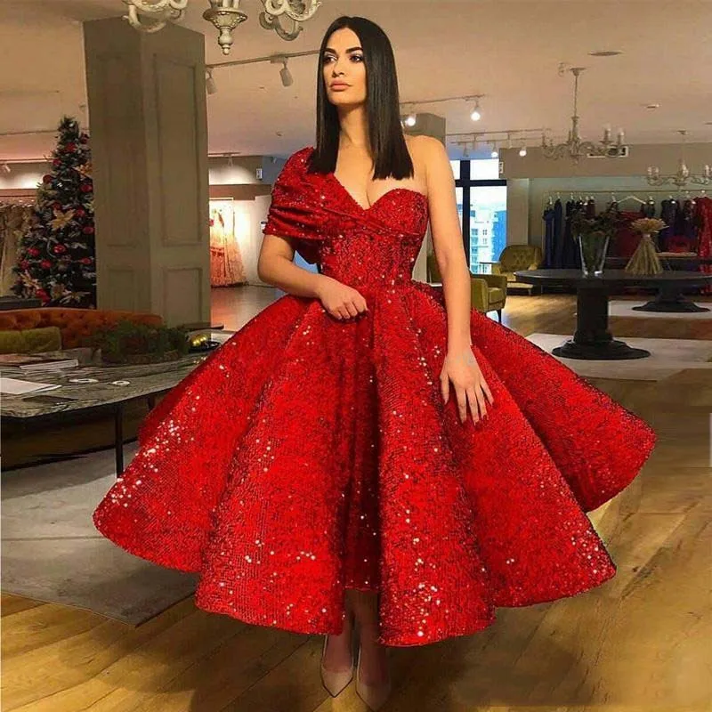 2023 Red Ball Gown Short Prom Dresses Women Puffy Formal Party Night Vestidos One-Shoulder Elegant Sparkly Sequins Evening Gowns