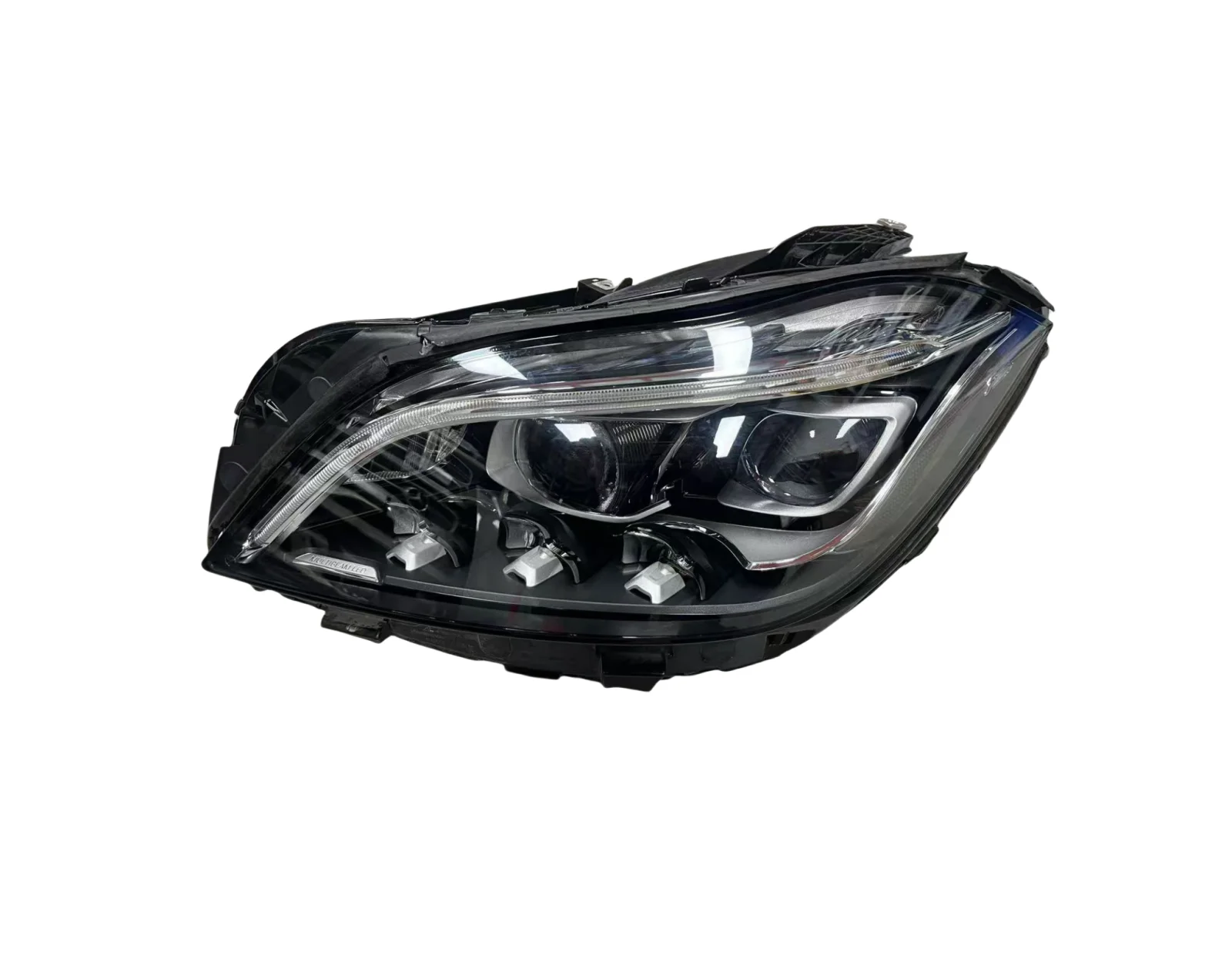 

Новые высококачественные светодиодные матричные фары CLS W218 с высокой конфигурацией, автоматически поддерживающее интеллектуальное освещение для Mercedes-Benz