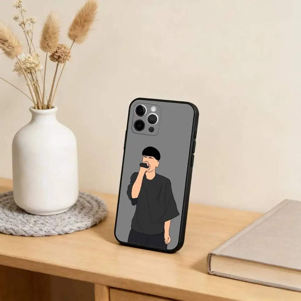 حافظة هاتف M-Milo-J Singer لهاتف iPhone 17,16,15,14,13,12,11 Plus، Pro Max، XS، غطاء أسود من السيليكون الناعم