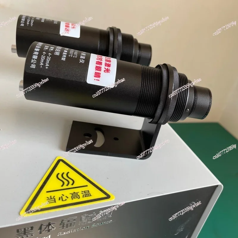 

Coaxial laser aiming infrared thermometer