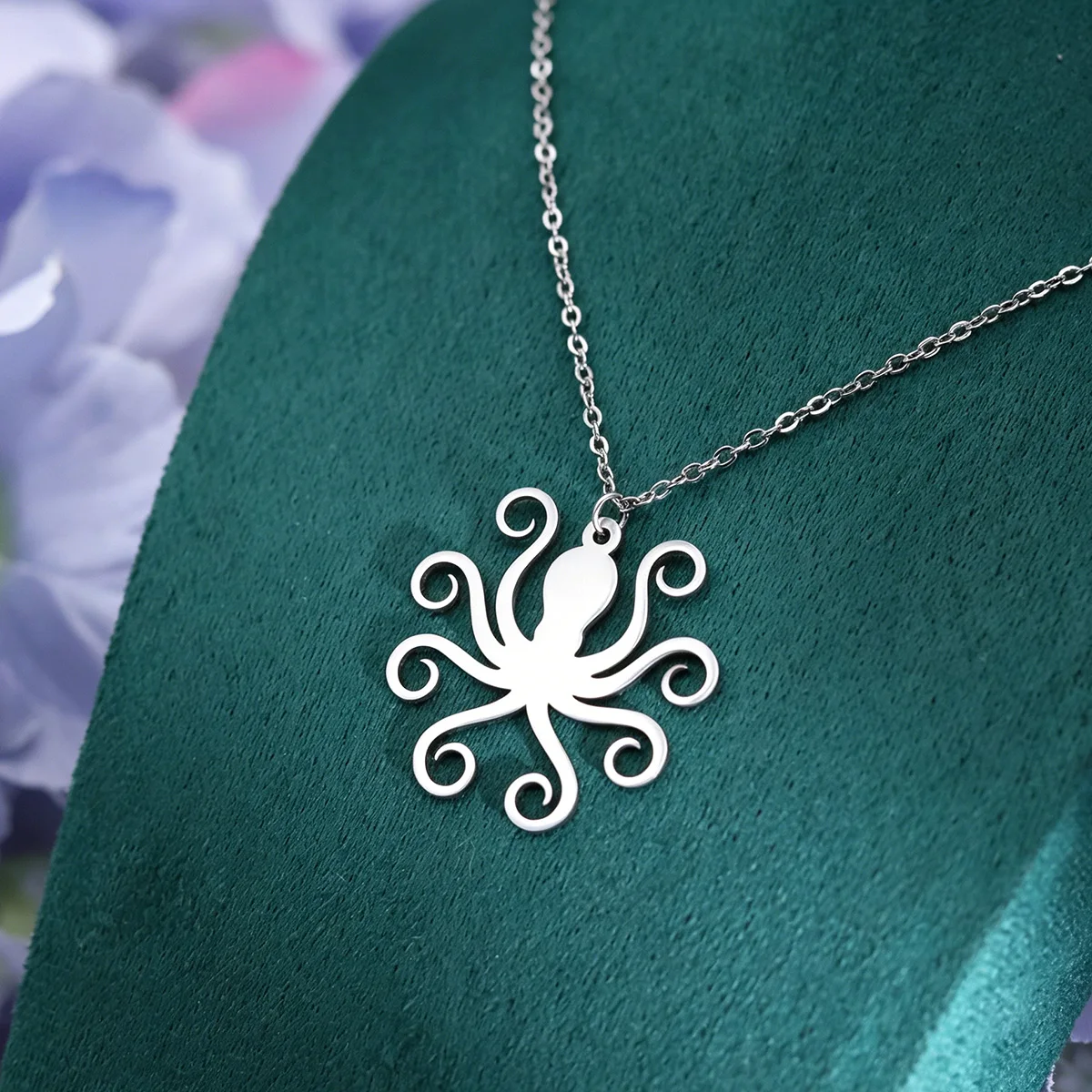 Stainless Steel Octopus Pendant Necklace Curly Tentacle Sea Creature Charm Marine Animal Choker Chain Jewelry Gift For Women Men