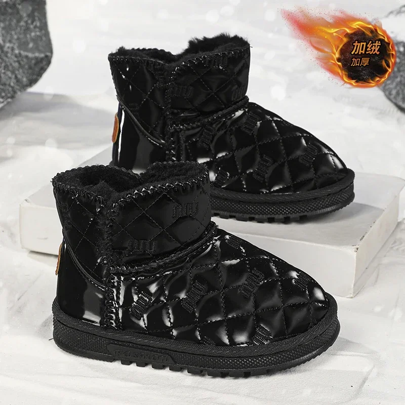 Botas de nieve a la moda para niños, botines cálidos de invierno, zapatos informales gruesos de felpa para exteriores, zapatos antideslizantes de algodón para chico