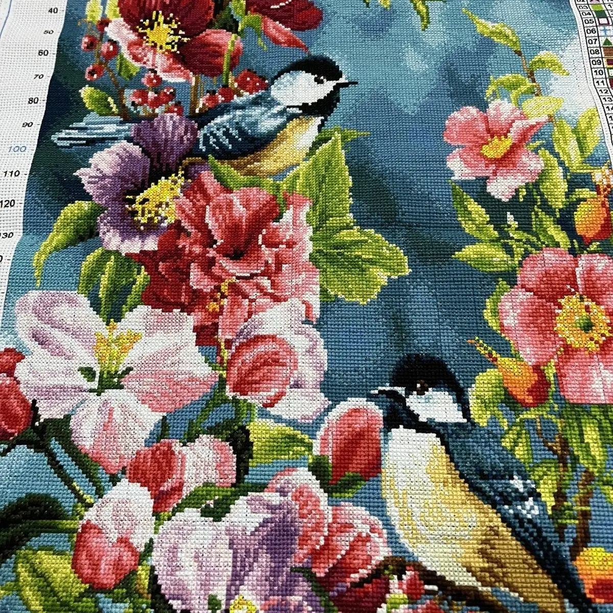 (Finished product) Pure handmade cross stitch finished product with two magpies vertical embroidered entrance 48 * 66cm