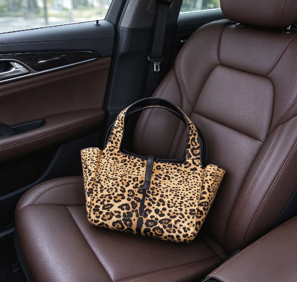 Designer Style Ladies Classic Shoulder Crossbody Handbag Smooth Faux Leather Convertible Multi‑Wear Purse Spacious Multi‑Compartment Durable Bag For Daily Commute Travel Shopping Party