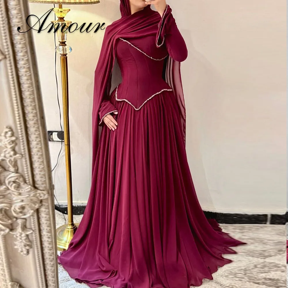 Amour Maßgeschneidertes Luxus-Abendkleid mit Langen Ärmeln, Hohem Kragen, A-Linie, Plissiertes Abendkleid für Damen, Kristallbesetztes Saudi Formelles Kleid