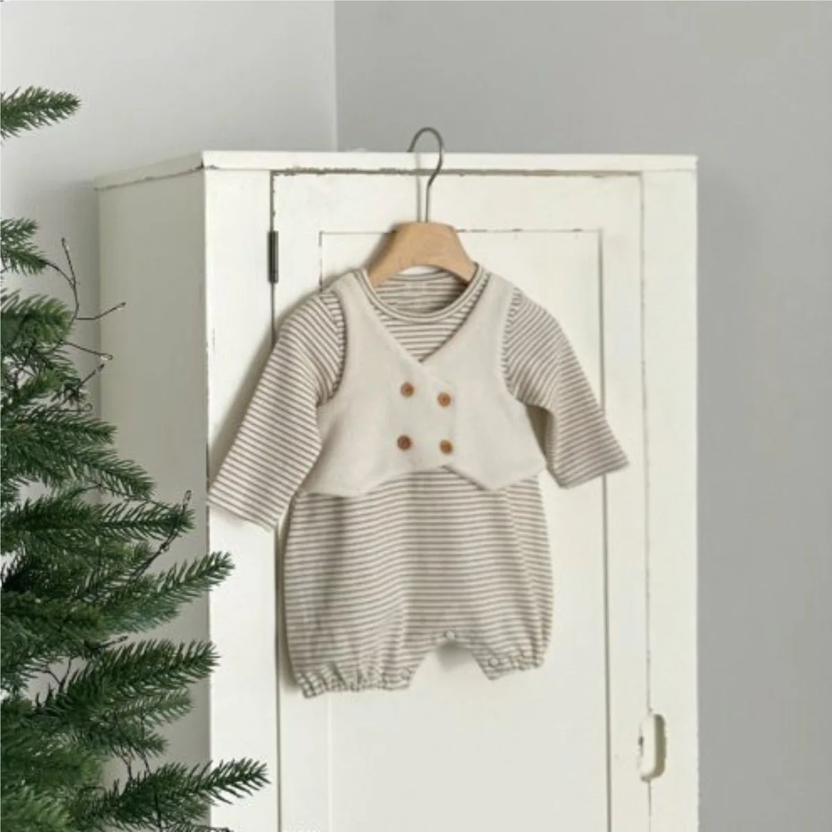 2026 Autumn New Baby Long Sleeve Casual Striped Romper Boy Girl Infant False Two-piece Jumpsuit Newborn Toddler Clothes