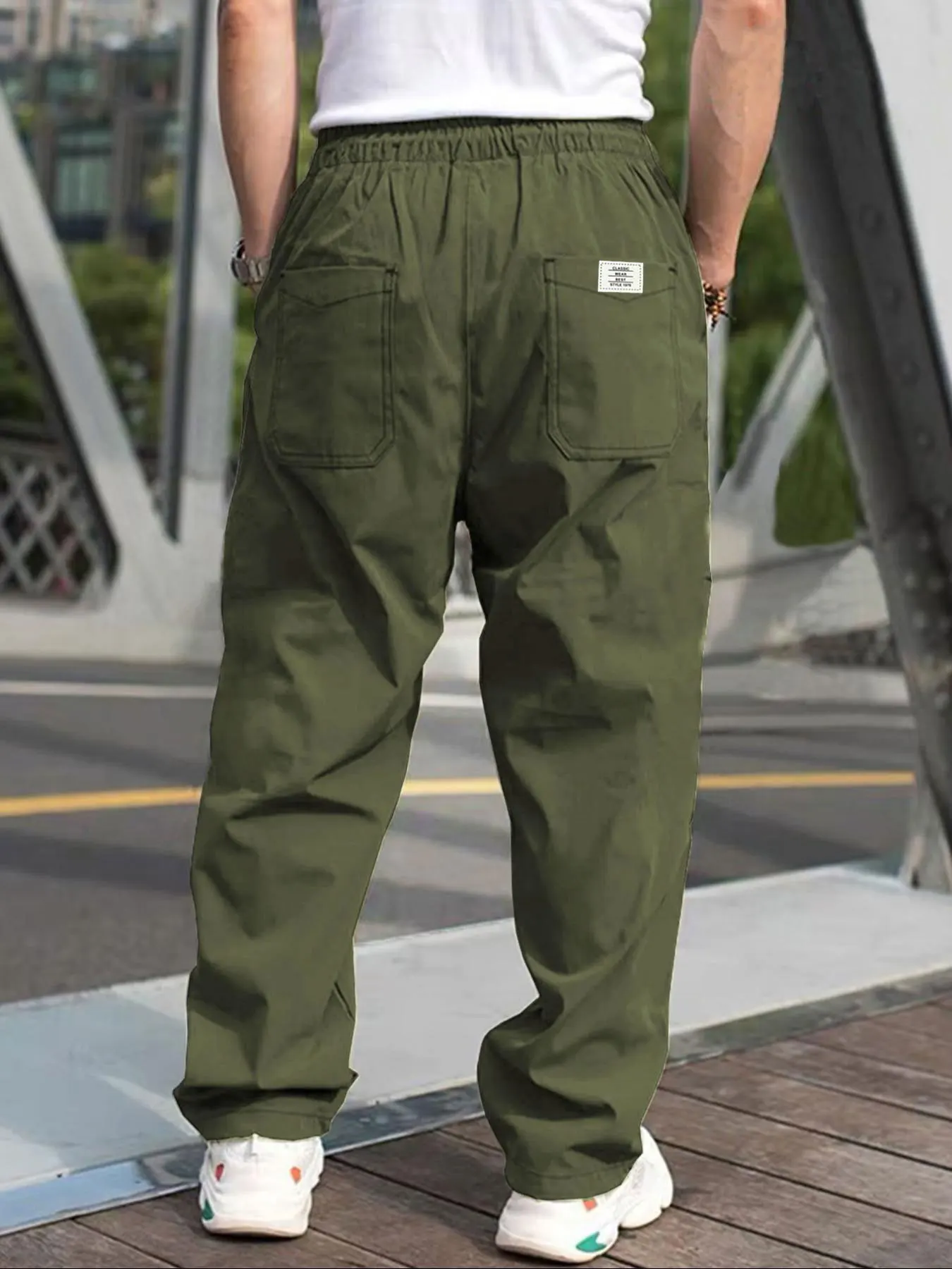 Herren Cargo-Hose in Uni-Farbe mit Taschen und Kordelzug, Regular Fit, Lässige Modehose für den Alltag, Herren-Unterbekleidung – Detail 9
