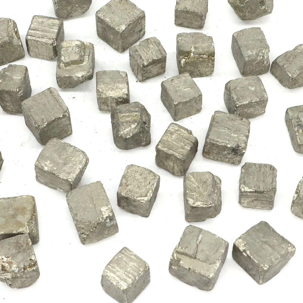 Pierre Naturelle Haute Densité Chalcopirite Cristal de Guérison Cube Quartz Minéral Pyrite Or des Foules Gemmes Spécimen Minéral Décoration Maison