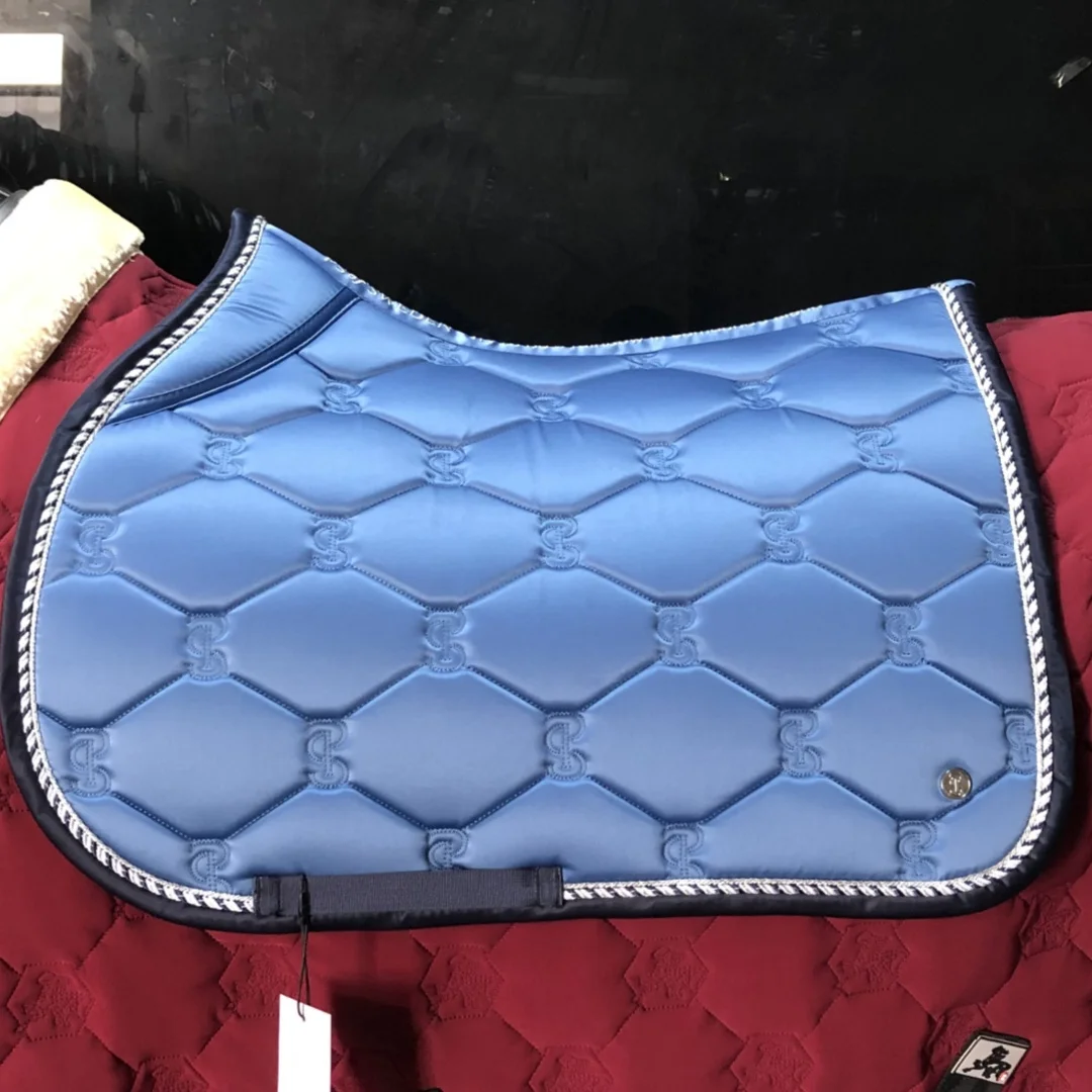 Perlengkapan Berkuda Produsen Peralatan Kuda Set Alas Pelana Logo Kustom Warna Solid Alas Pelana Berkualitas Tinggi untuk Dressage dan Balap