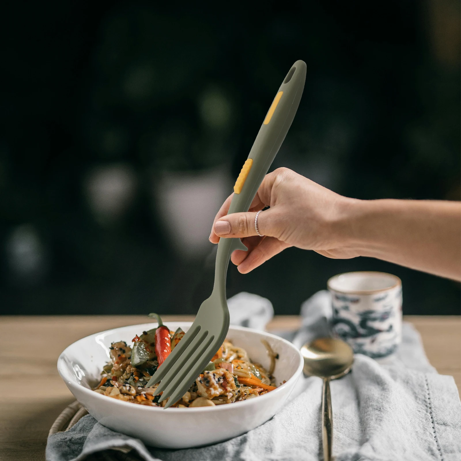 

Silicone Cooking Fork -40℃-230℃ Heat Resistant Non Slip For Pasta Noodles Spaghetti Serving Mixing Dishwasher Safe