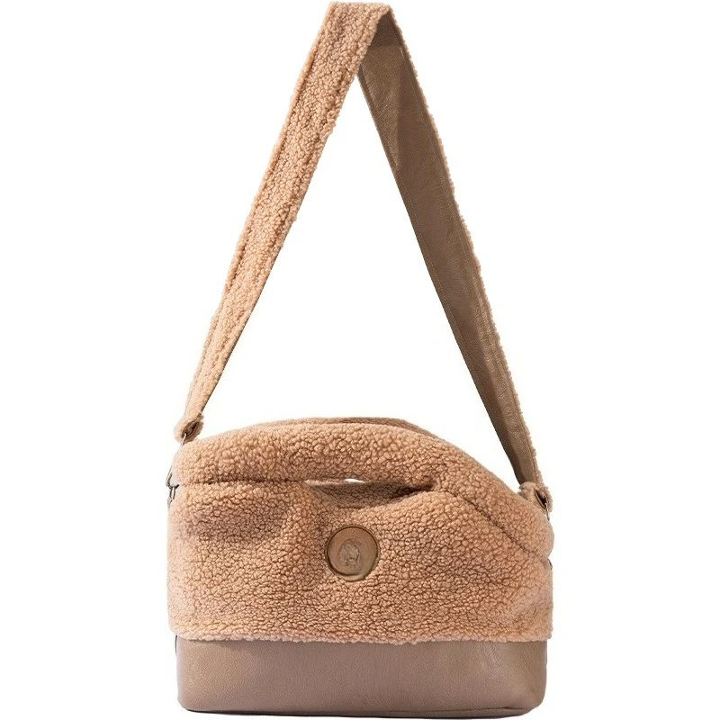 Autumn and winter fleece thickened warm messenger bag cat dog going out shoulder bag portable pet backpack