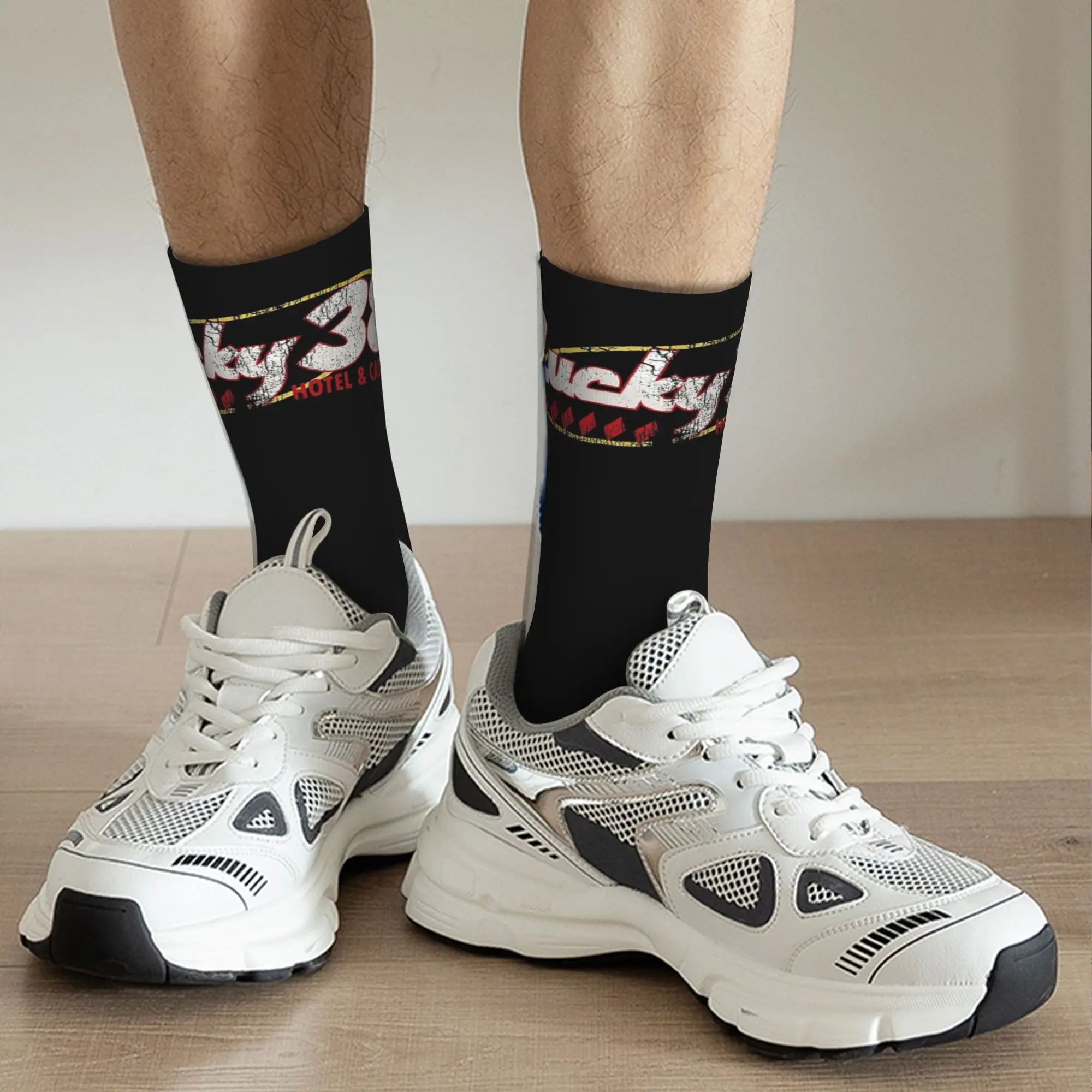 جميع المواسم لاكي 38 شعار الجوارب Harajuku جوارب امتصاص العرق الرياضة الأوسط جوارب أنبوبية لينة للرجال النساء هدية عيد ميلاد