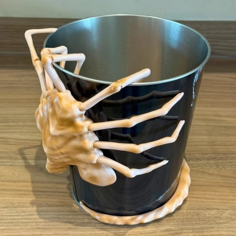 2024 Alien Facehugger Popcorn Bucket Xenomorph Large Capacity Popcorn Bucket Water Bucket Cup Model Movie Peripherals Room Decor