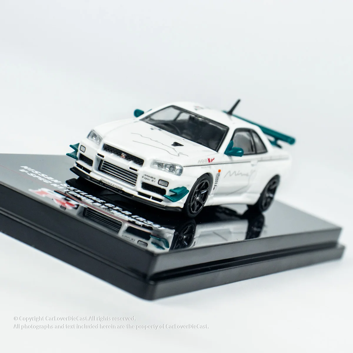 INNO 1:64 SKYLINE (R34) V-SPEC ปรับแต่งด้วยรถโมเดล MINE