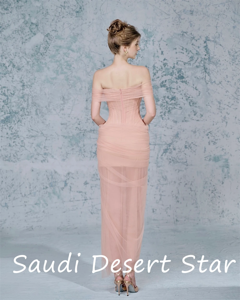 dostosowaneDostosowane wykwintne kwiaty suknia wieczorowa pełna wdzięku z odkrytymi ramionami suknie gwiazd przepuszczalne proste rozcięcia po bokach P