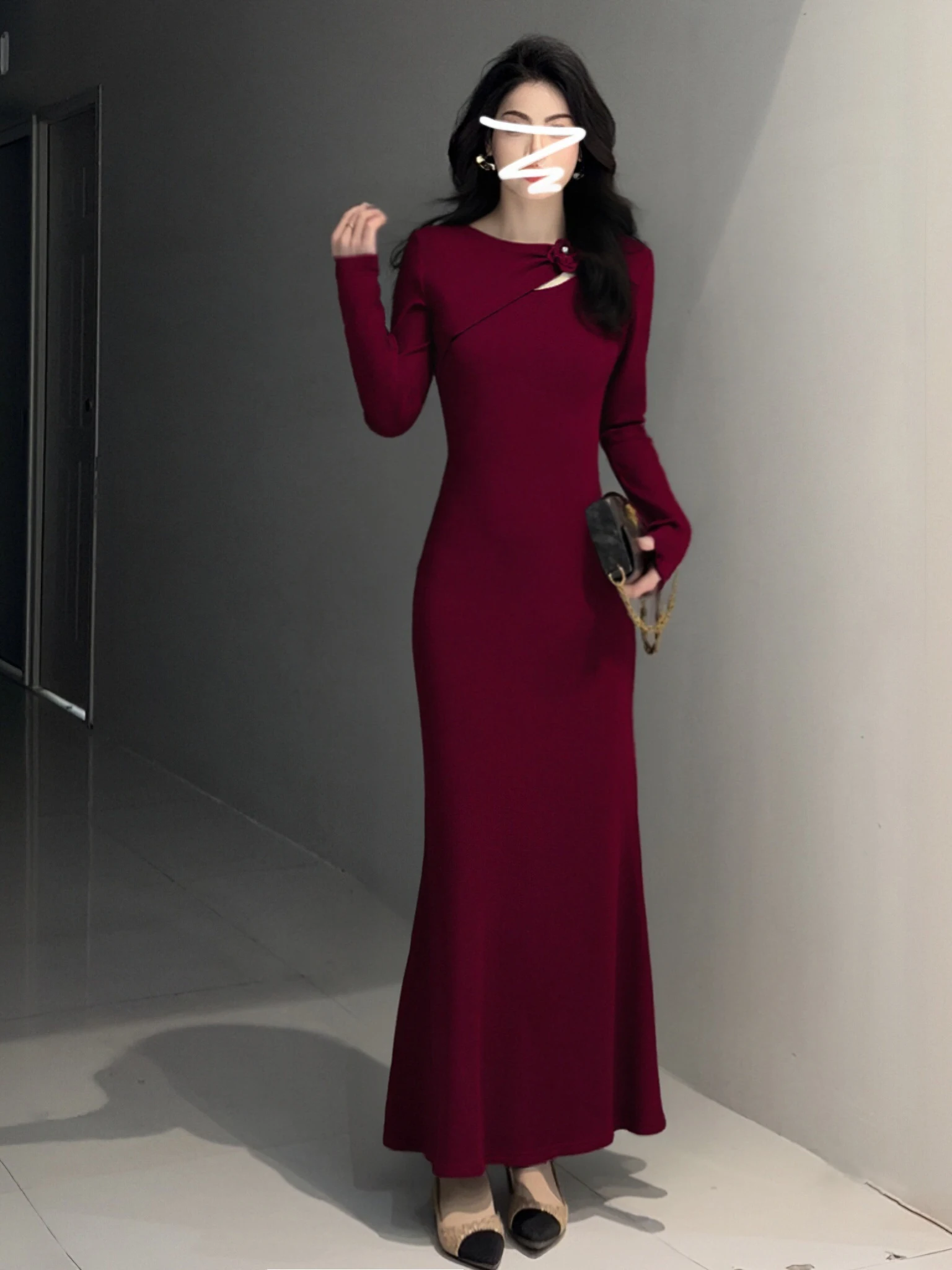 Długa spódnica damska w stylu retro na jesień i zimę 2025, wyszczuplająca, w kształcie litery A, z wysokim stanem, z włókna poliestrowego, w stylu francuskim, codzienna.