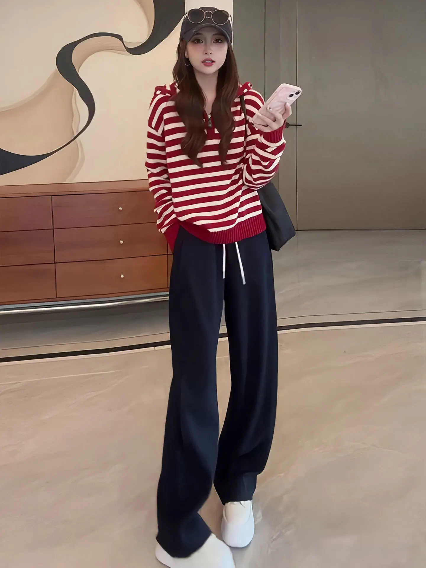 

Trendy 2026 Women's Autumn Sporty Striped Sweatshirt Wide Leg Pants Casual Two Piece Set Anti Aging Fashionable Ensemble