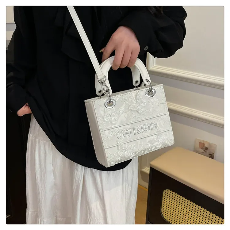 حقيبة حمل بتفاصيل فيونكة لعام 2025 للنساء، حقيبة عمل ذات سعة كبيرة مع فيونكة، حقيبة يد أنيقة، محفظة كمبيوتر محمول واسعة للتنقل