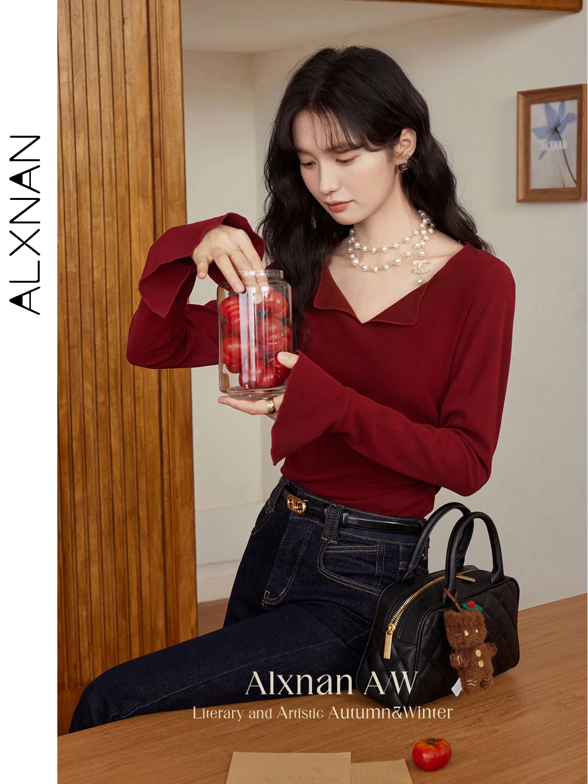 ALXNAN Women\'s Vintage Red T-shirt Trendy Chic V-neck Flared Long Sleeve 2024 Autumn Winter Female Slimming Casual Tops L50705