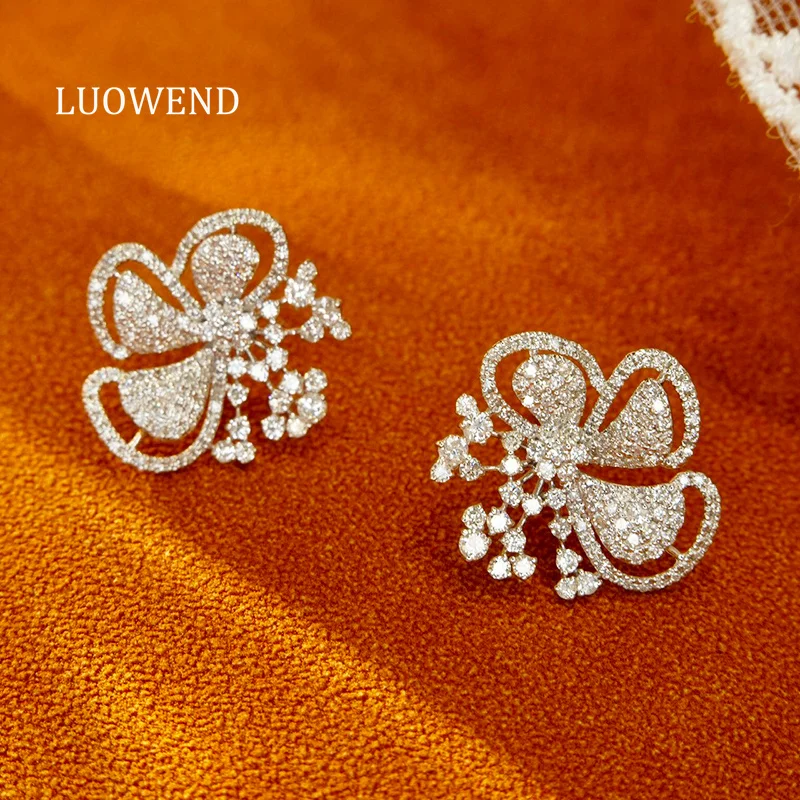 LUOWEND 100% 18K White Gold Earrings Shiny Flower Design 0.94carat Real Natural Diamond Stud Earrings for Women Fine Jewelry