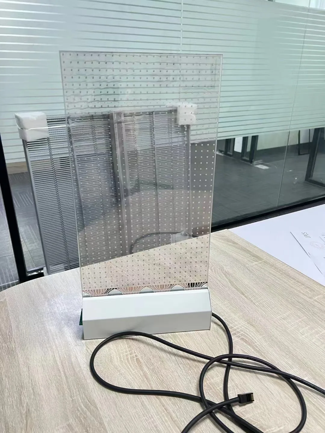 شاشة LED شفافة خارجية P3.9-7.8