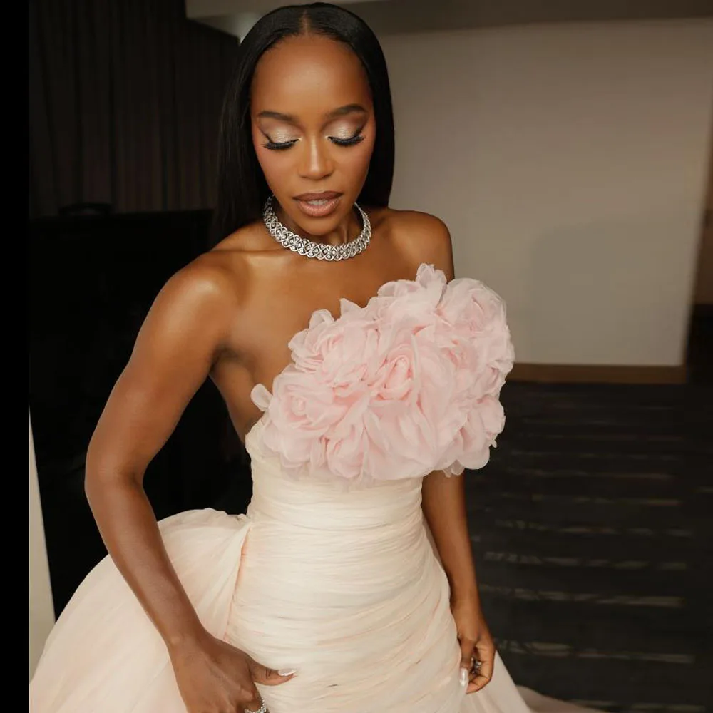 فساتين خطوبة مخصصة باللون الوردي الخوخي بدون حمالات غمد فستان حفل زفاف صغير مع تنورة صغيرة بطيات قطار قابلة للانفصال