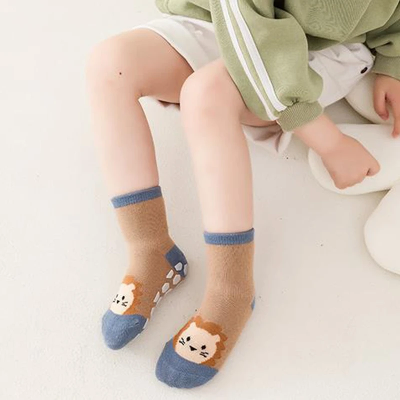 Milsie-Chaussettes coordonnantes à imprimé animal de dessin animé pour tout-petits, chaussettes de sol mignonnes pour bébés, chaussures de premiers pas, propre bébé, filles et garçons