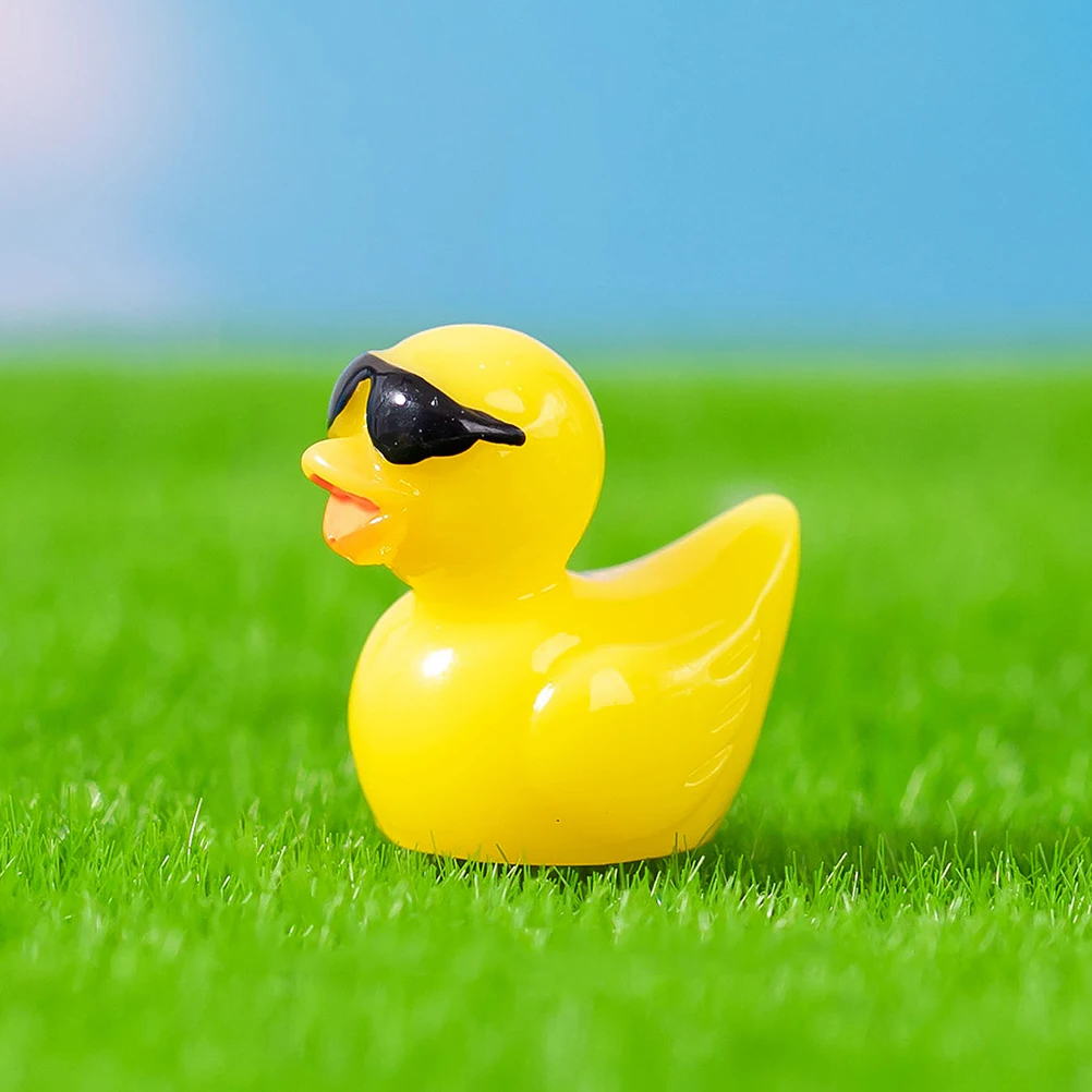 

20pcs Mini Sunglasses Duck Resin Statue Garden Lawn Yard Decoration Lightweight Portable Outdoor Indoor Decor Sculpture