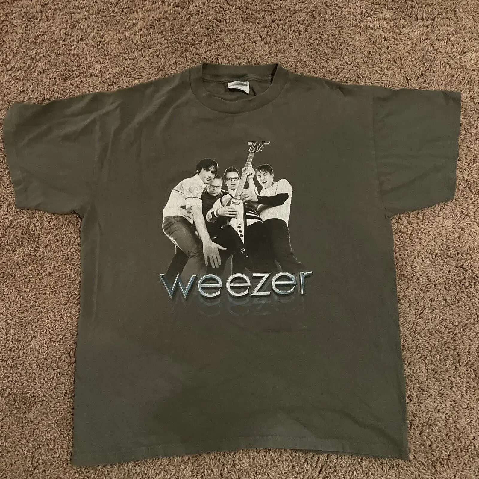 

Weezer Midget Tour 2001 Shirt. Green. Size Men’s Large.
